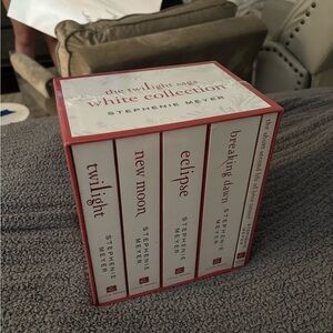 NEVER OPENED LIMITED EDITION Twilight Saga White Collection